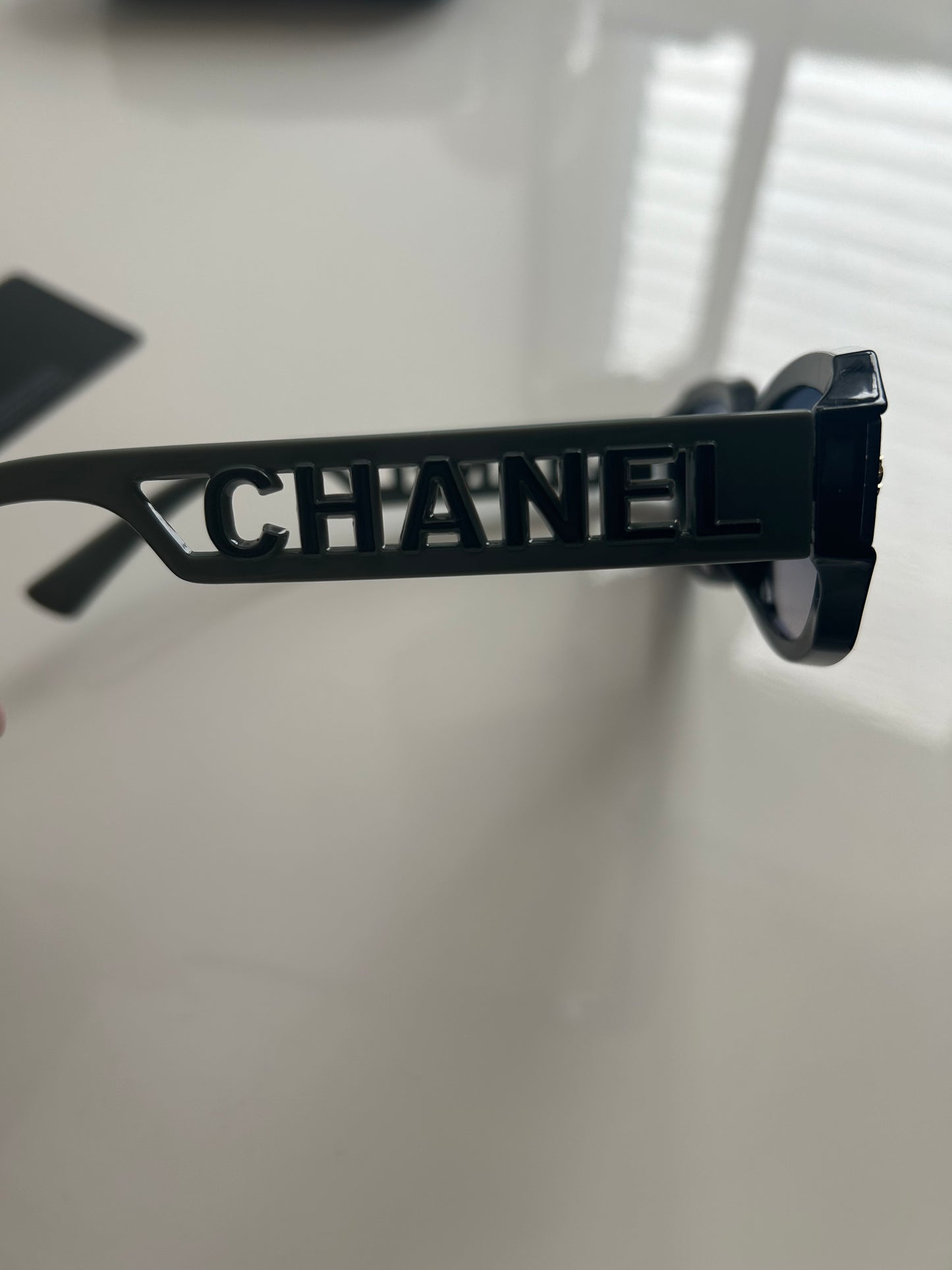 CHANEL Zonnebril - Achterkant